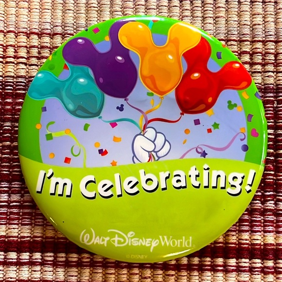 Walt Disney World “ I’m Celebrating! “ Pin celebration button 3” write on - Picture 1 of 4